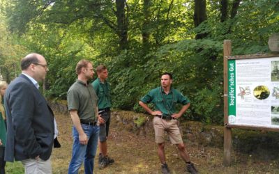 Christian Meyer und Tilman Krösche besuchen die Waldjugend in Munster